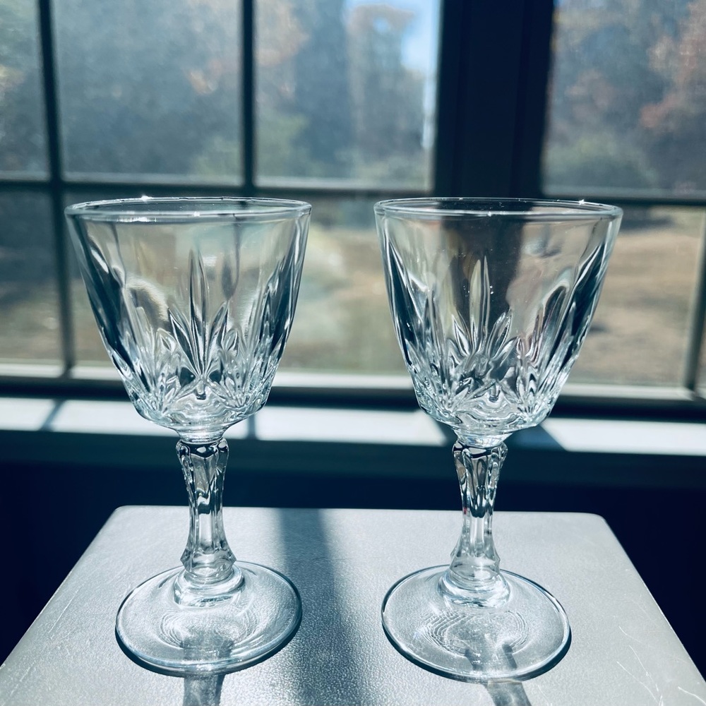 ESTATE Pair of Cristal D'Arques-Durand Cordial Glasses